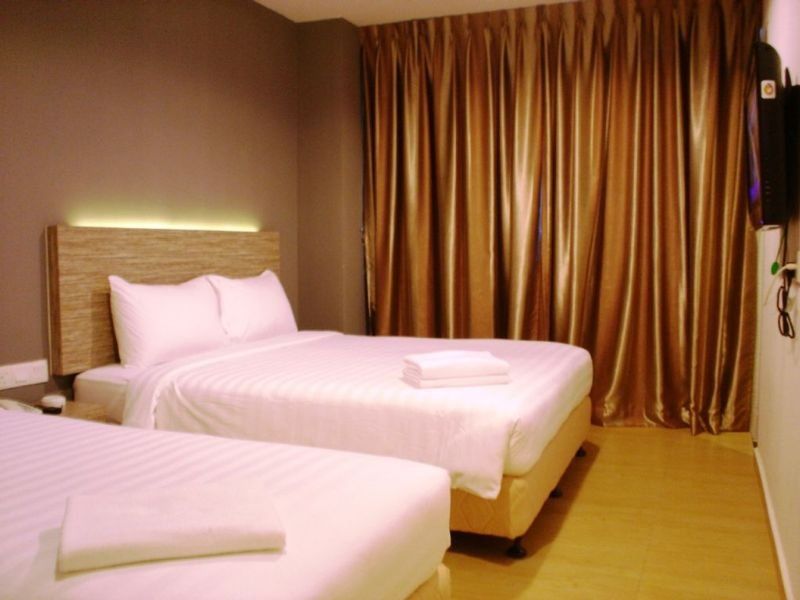 Here Hotel Skudai Exterior photo